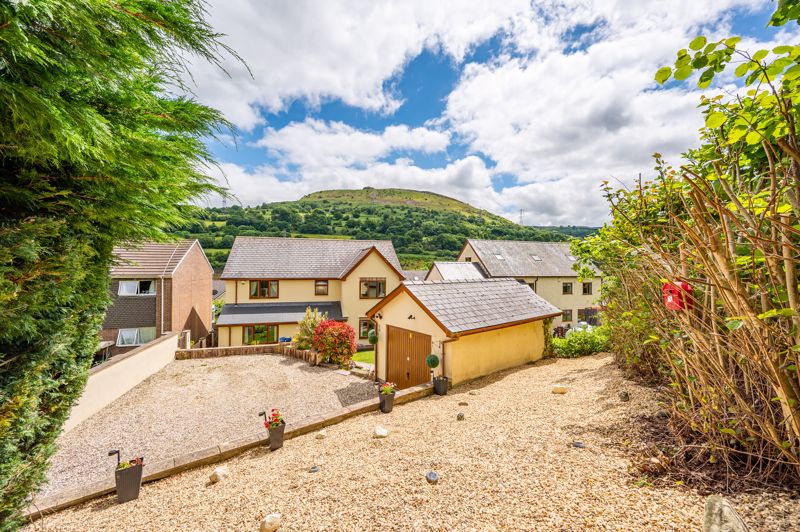 Front Elevation and Views- click for photo gallery